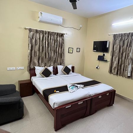 Hotel Avuraa Hospitality India Chennai Esterno foto