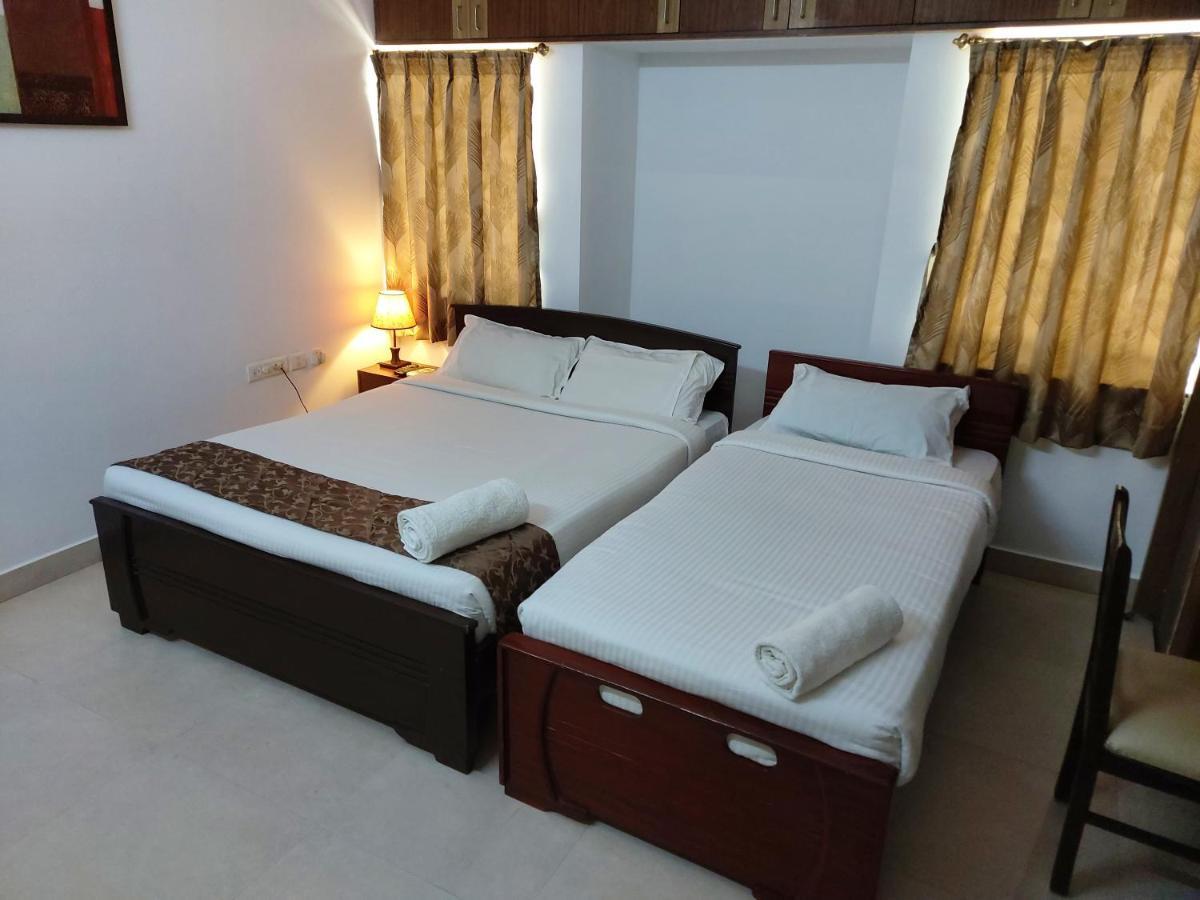 Hotel Avuraa Hospitality India Chennai Esterno foto