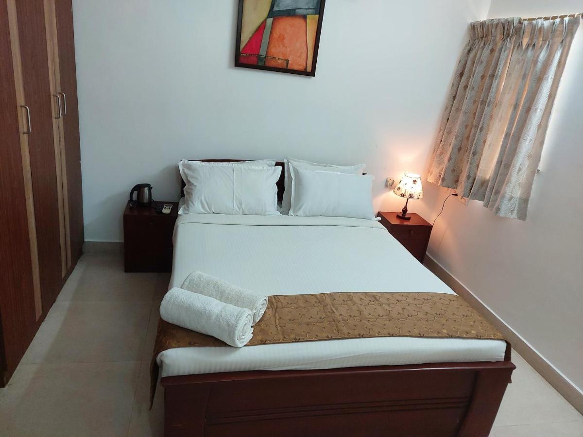 Hotel Avuraa Hospitality India Chennai Esterno foto
