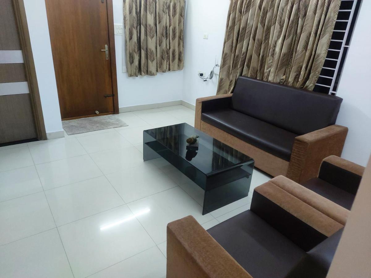 Hotel Avuraa Hospitality India Chennai Esterno foto