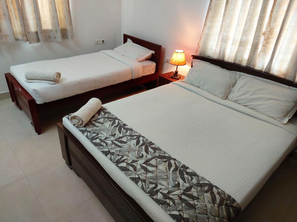 Hotel Avuraa Hospitality India Chennai Esterno foto