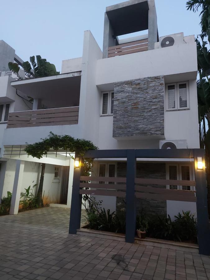 Hotel Avuraa Hospitality India Chennai Esterno foto
