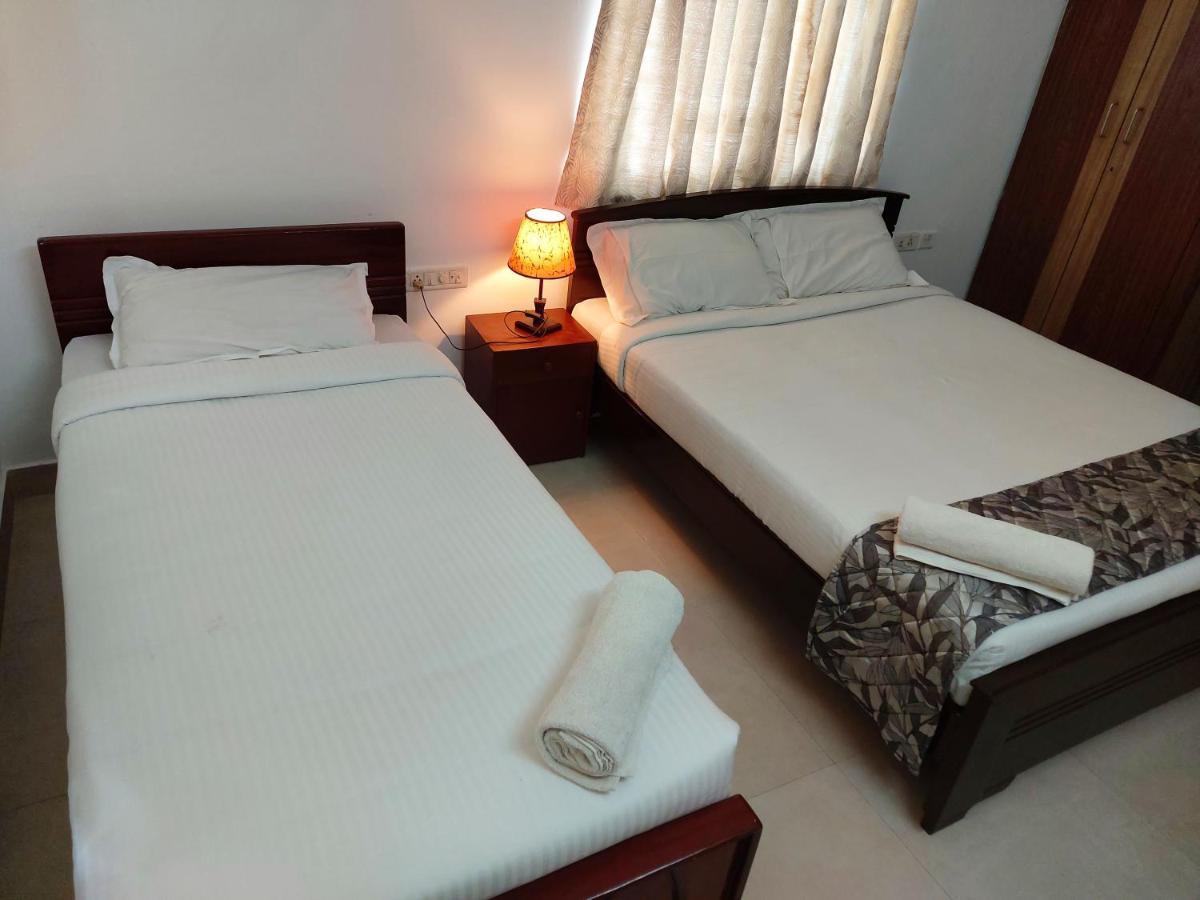 Hotel Avuraa Hospitality India Chennai Esterno foto