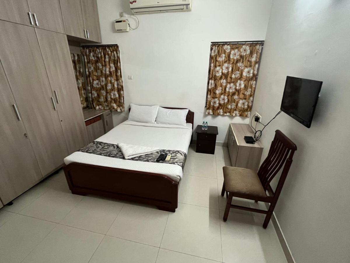 Hotel Avuraa Hospitality India Chennai Esterno foto