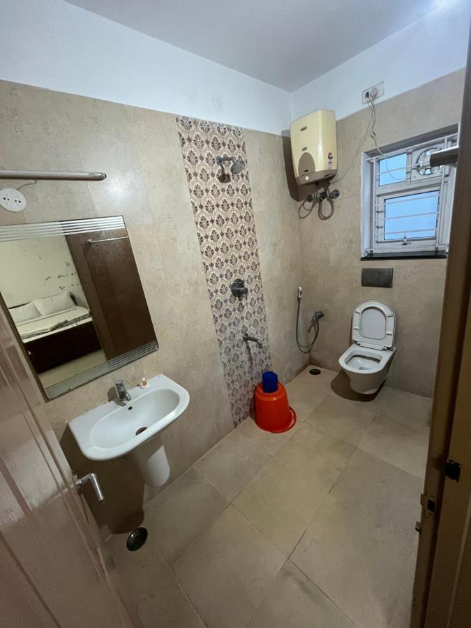 Hotel Avuraa Hospitality India Chennai Esterno foto