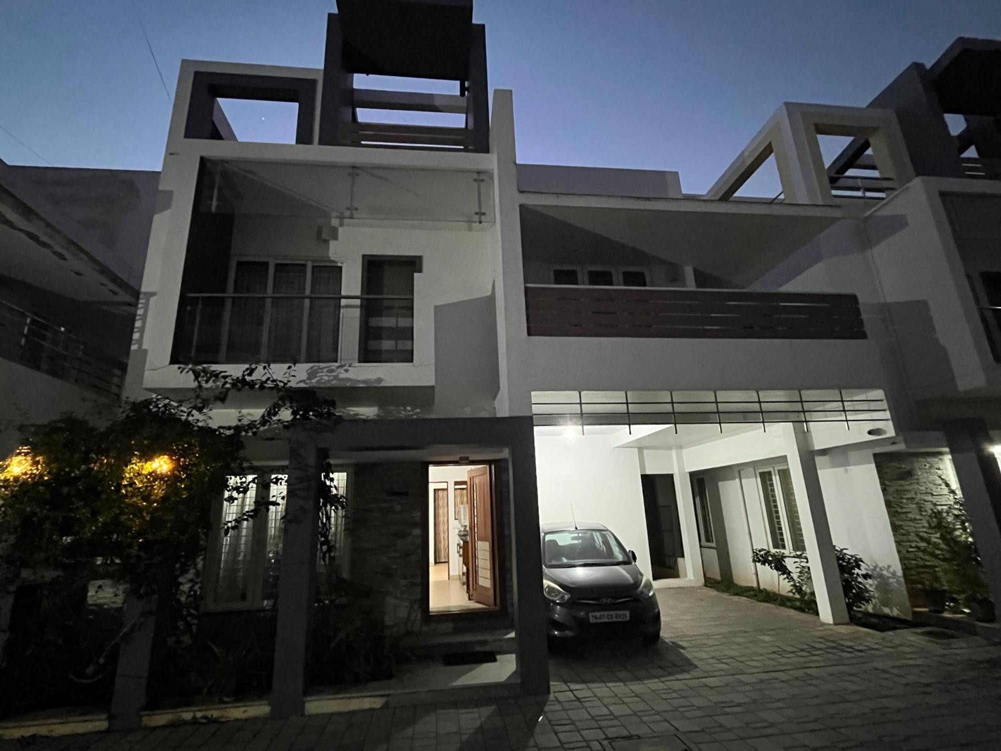 Hotel Avuraa Hospitality India Chennai Esterno foto